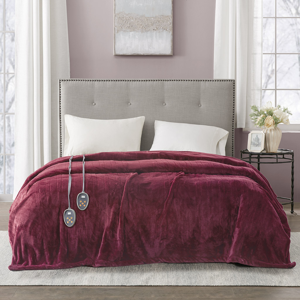 Olliix image returned for exact BR54-0528 King item response, showing a red plush blanket and two controllers
