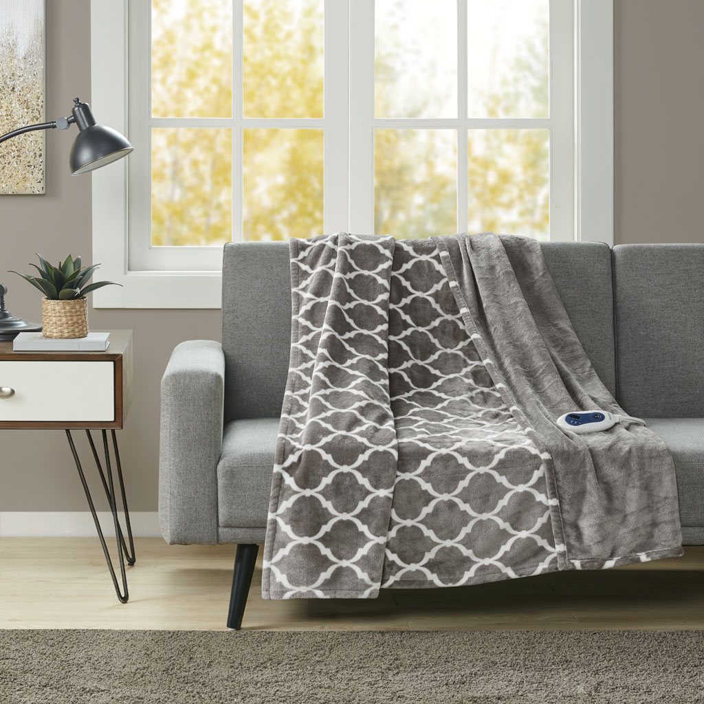 Grey-looking Beautyrest Heated Ogee BR54-0538 throw with one wired controller
