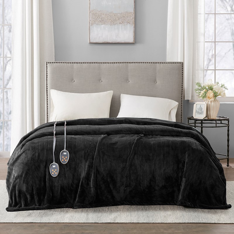 Black-looking Beautyrest plush heated blanket on a bed with two wired handset controllers, in the Olliix item image associated with BR54-0909