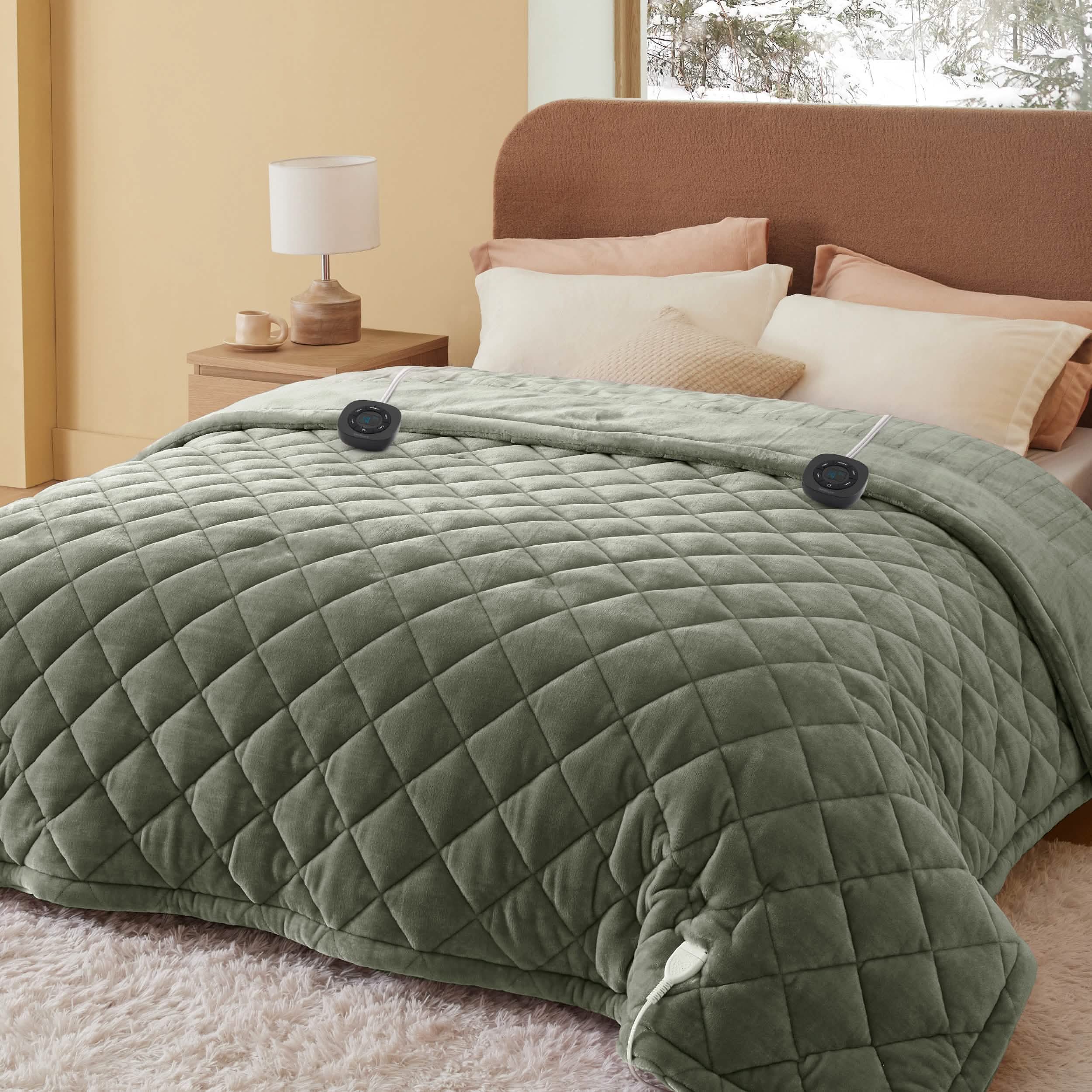Bedsure Quilted Sherpa Fleece Heated Blanket in Green, Queen size