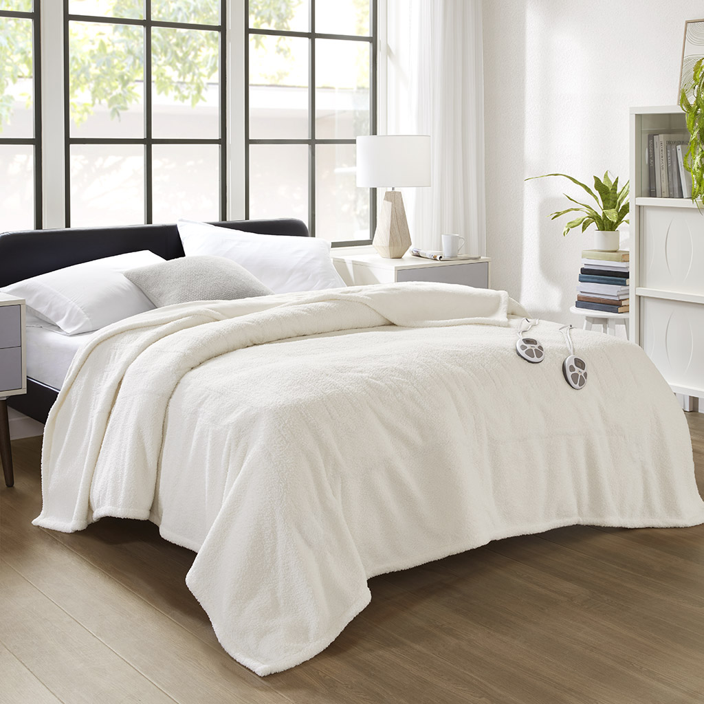 Ivory Serta Dream Soft King heated blanket with two wired controllers