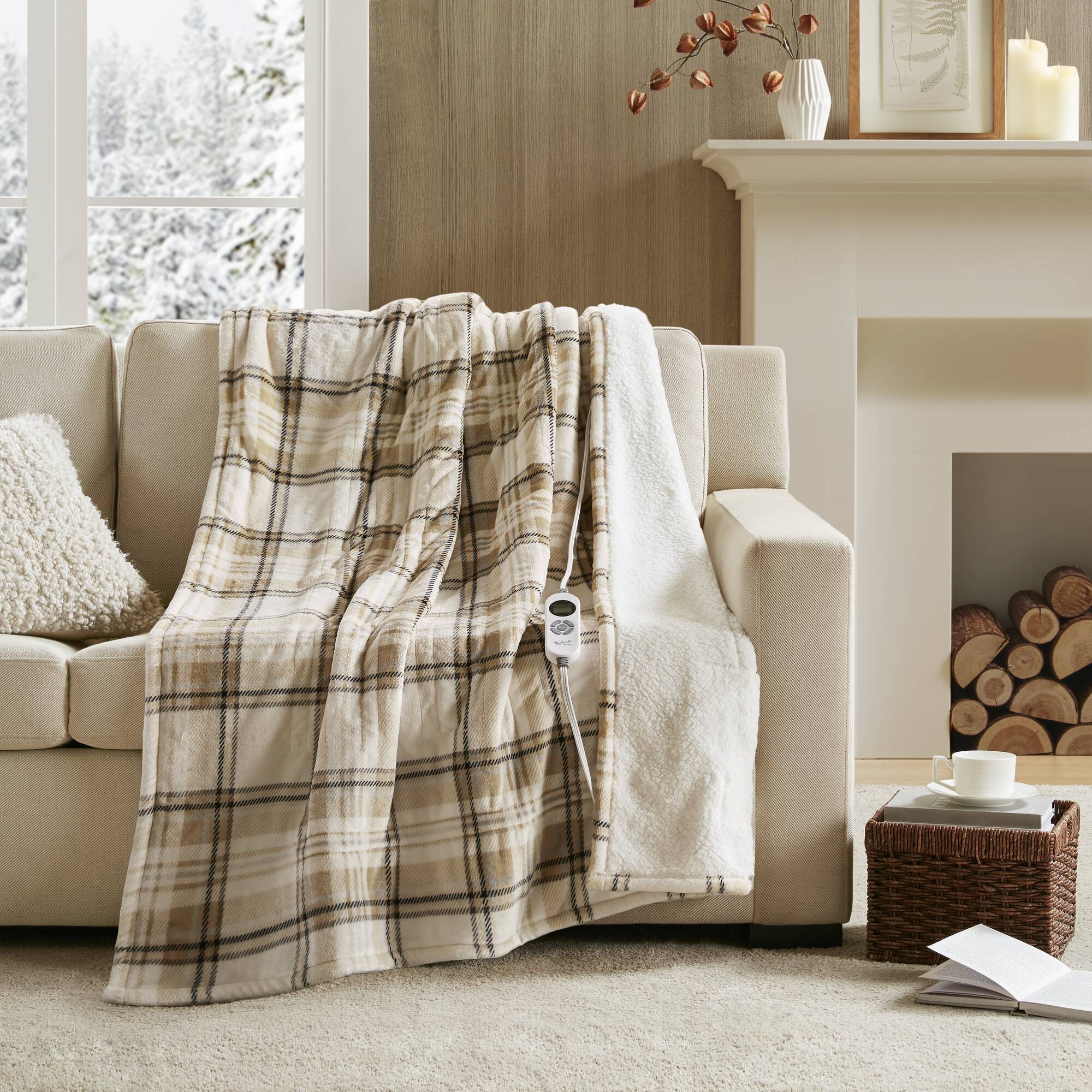 Woolrich WR54-3253 Tan Plaid 50 by 60 inch throw; cream plaid face, ivory sherpa edge and one wired controller visible